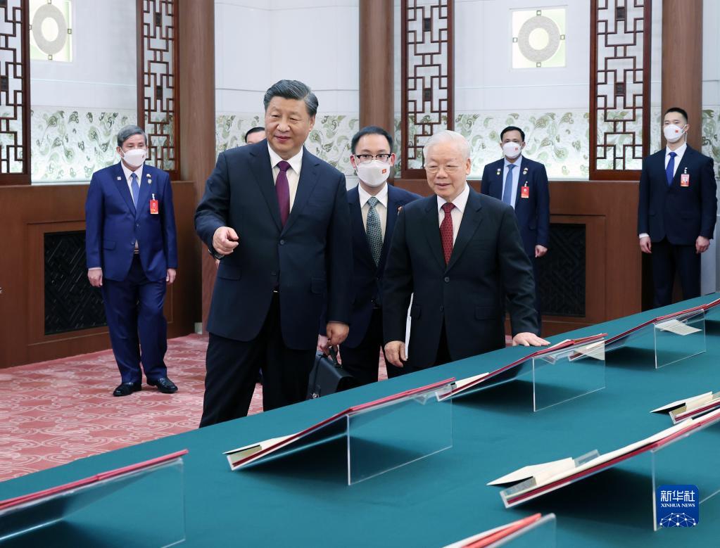 习近平同越共中央总书记阮富仲举行会谈