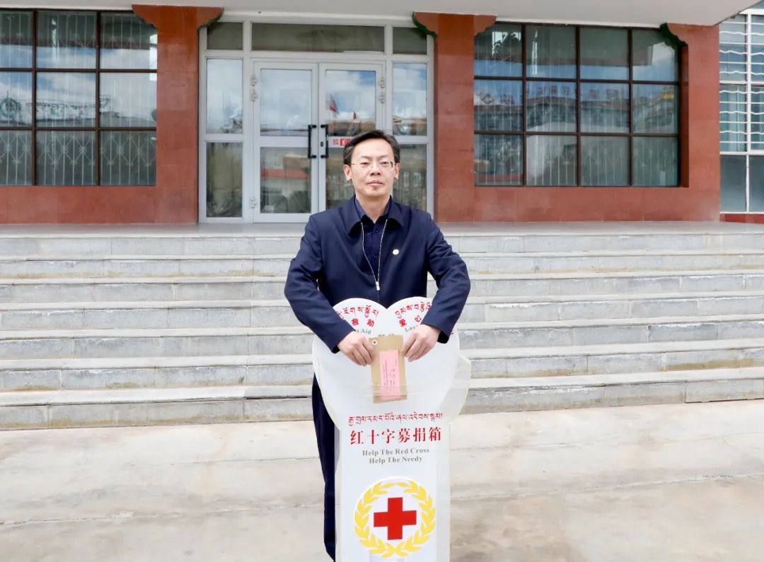地委书记段海,地区领导旦巴旺久,张小平,平措旦增,吕新民,索南才旦,袁