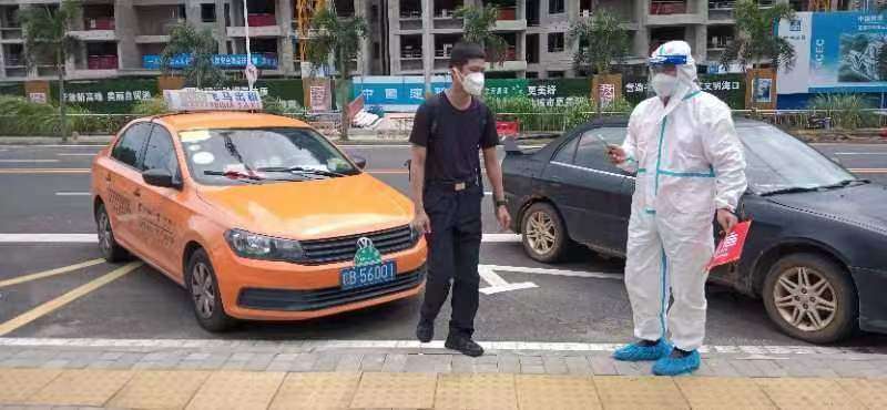 图1-大鹏搭乘出租车到采集医院报到.jpg